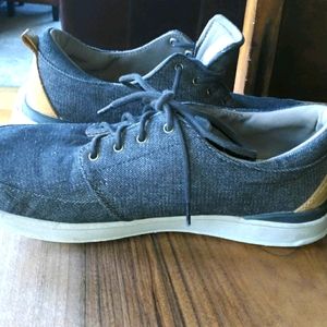 Reef men's size 9.5 shoes